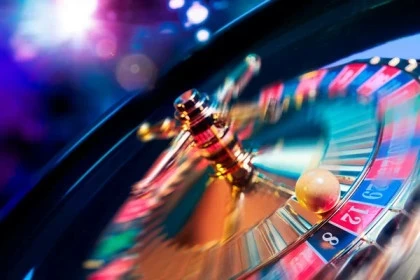 Photo-roulette-wheel-in-motion